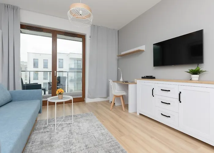 Postepu With Parking By Renters Varsóvia